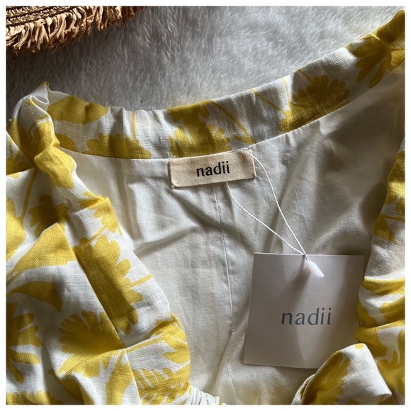 6 Shore Road Nadii Tidepool Linen Top - Picture 3 of 10